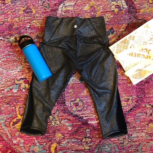 Sparklenation black & silver Lululemon crop pants - Picture 3 of 5